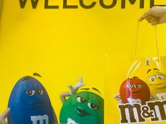 -m豆巧克力世界(上海世茂广场店)