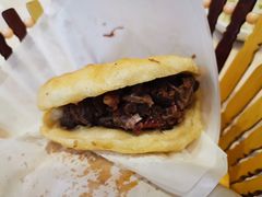 精品火烧-闫家驴肉老店(华电一校店)