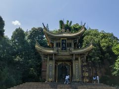 -峨眉山报国寺