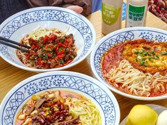 -李与白包子铺(桐梓林店)