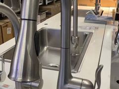 -百安居装修建材卖场(泰然店)