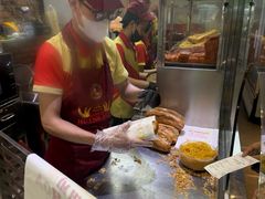-Bánh Mì Huynh Hoa