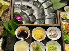 -围炉肉舍•炭烤活鳗•丹东海鲜烤肉(步行街店)