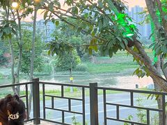 -茅草房·河畔园林火锅