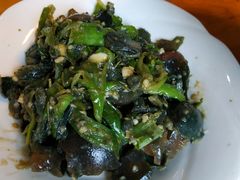 -临江餐馆二楼美食部落