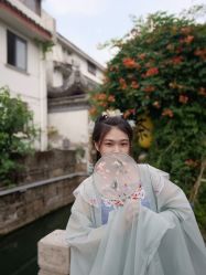 -一揽芳华汉服旗袍体验馆(拙政园店)