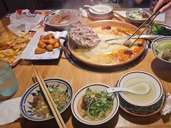 -洱火云南酸菜牛肉火锅(石景山当代商城店)