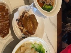 -梅利汴京烤鸭•开封豫菜地标店(东大街店)