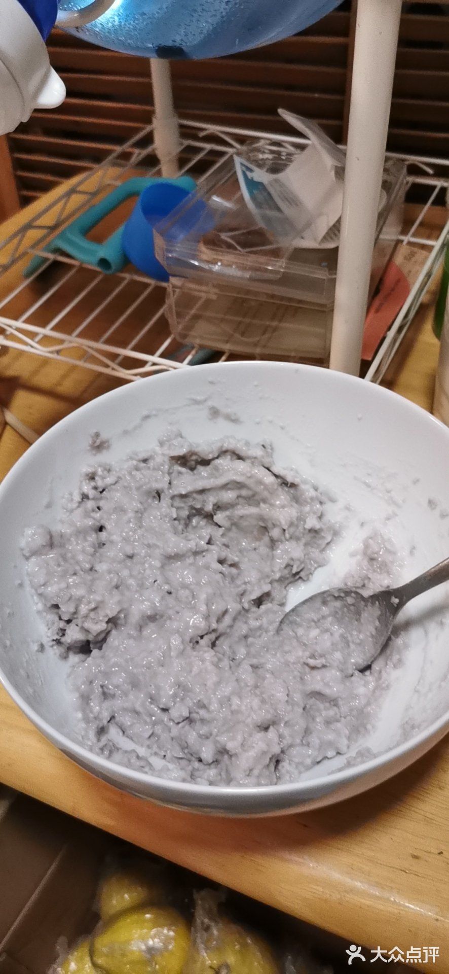 小火，一定要小火，我开中火就煎黑了。煎至金黄