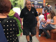 -怀托摩萤火虫洞