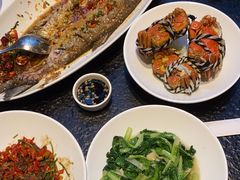 -鱼鲜饭香·招牌汽锅剁椒鱼头王