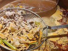 -洱火云南酸菜牛肉火锅(石景山当代商城店)