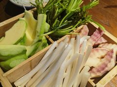 -花菇朵·云山雀 ll 野生菌锅·野果酸汤·精品滇菜(万柳店)