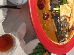 垮炖胖鱼头泡饼-大碗居·烤鸭·鱼头泡饼(天坛东门店)