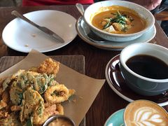 -ROAST coffee & eatery