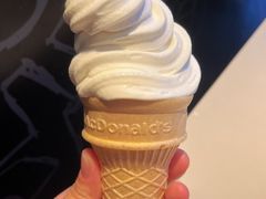 冰淇淋蛋筒-麦当劳(七宝乐购店)