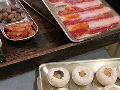 -围炉肉舍•炭烤活鳗•丹东海鲜烤肉(步行街店)