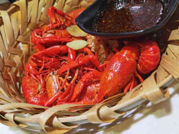 老汉口超级小龙虾(优特汇店)-"回珠海第一时间撸虾走起…在外地见到