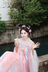 -一揽芳华汉服旗袍体验馆(拙政园店)