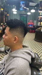 -海文先生国潮烫染男士理发馆