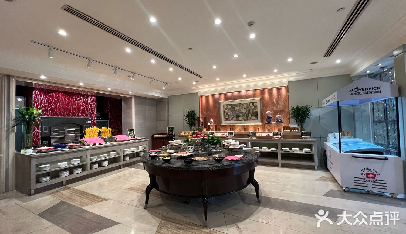 环境宜人 自助早餐品种丰富 甜品赢了