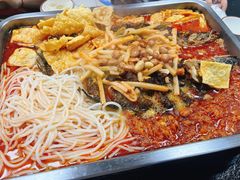 -在巷子里的烤肉店·螺蛳粉烤鱼·牛蛙(和美城店)