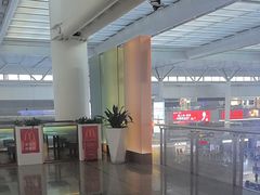 -麦当劳(上海虹桥站30B检票口楼上)