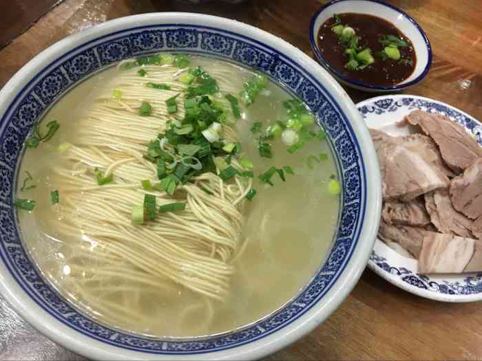 蘸白切羊肉的甜面酱图片