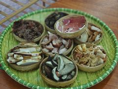 -菌海森林·非遗野生菌火锅(西山区滇池路摩根道店)