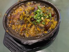 酸菜红烧肉-玥洋老砂锅(广场街店)