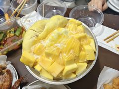 榴莲芒果芝士奶盖绵绵冰-水牛奶皇后糖水铺(深圳总店)