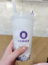 -首珥假日美睫美甲