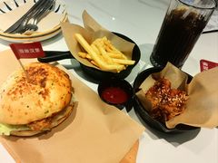 -必胜客(松雷店)