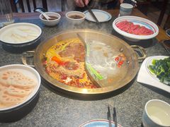 -小天鹅火锅·一线江景洪鼎旗舰店(洪崖洞店)