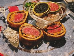 惠灵顿牛排-弦月窗LUNETTE BY AMANDA(复兴路店)