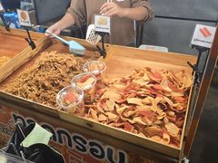 -席娜卡琳火车铁道夜市