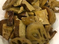 -老鼎万春卤菜(鹭湖宫8区店)