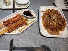 -威记烧嘢·南宁烧烤·超级生牛(绿地店)