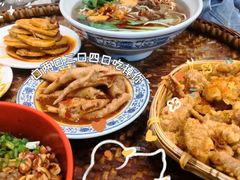 鸡爪-爆炸头阿姨小四川正宗川味小吃(无任何分店)