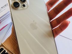 -Apple零售店(华贸购物中心店)