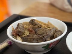 -松树干拌面店