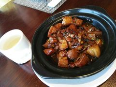 咸鱼腩肉煲-蜈支洲岛珊瑚酒店临海阁中餐厅