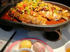 -江边城外烤全鱼(世茂广场店)
