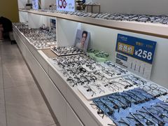 -J-Optical佳视明眼镜·蔡司视觉(青岛金茂览秀城店)