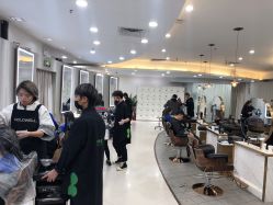 点击看大图 -八佰伴8008星级形象店