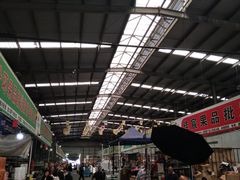 -上海龙吴水胜海发市场