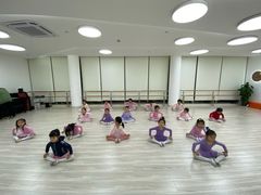 -小荧星艺校(浦东中环分校)