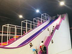 -嘿哟动霸CHUA·新潮玩运动娱乐中心·蹦床滑冰团建乐园