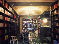 -钟书阁(松江泰晤士小镇店)