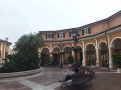 -佛罗伦萨小镇广佛名品奥特莱斯(疏港路店)